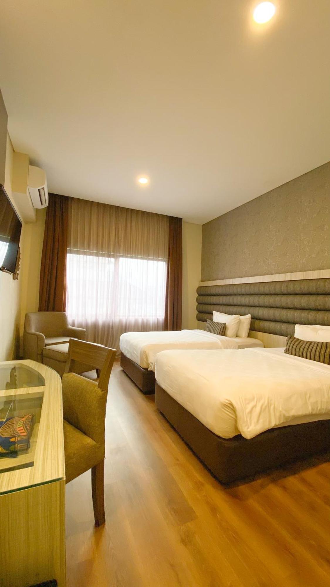 Hotel Gren Alia Yakarta Exterior foto